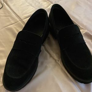 Cole Hahn ladies black suede penny loafers. Size 10. Worn once, great condition